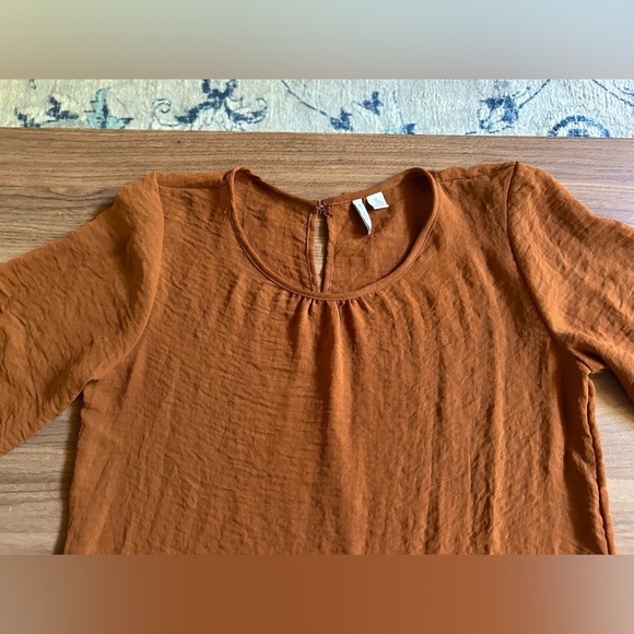 Chestnut 3/4 length sleeve blouse, cognac/rust color, lightweight, back keyhole - Picture 6 of 9